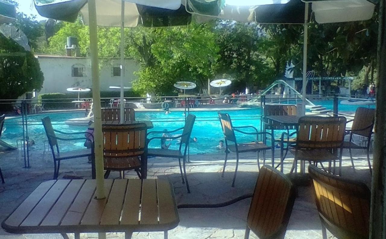 Hotel Balneario Tzindejeh Tasquillo ภายนอก รูปภาพ