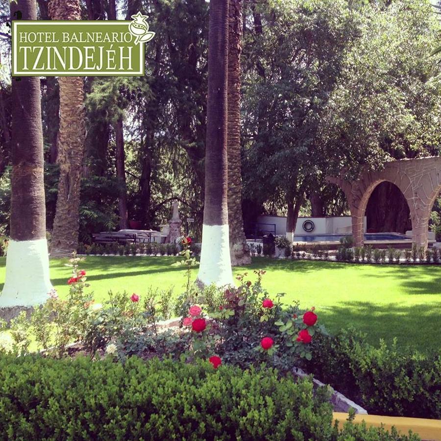 Hotel Balneario Tzindejeh Tasquillo ภายนอก รูปภาพ