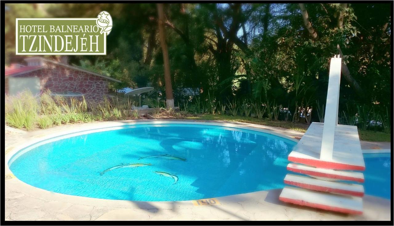 Hotel Balneario Tzindejeh Tasquillo ภายนอก รูปภาพ