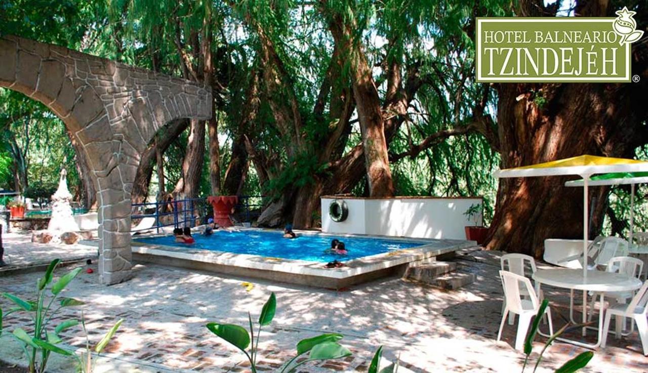 Hotel Balneario Tzindejeh Tasquillo ภายนอก รูปภาพ