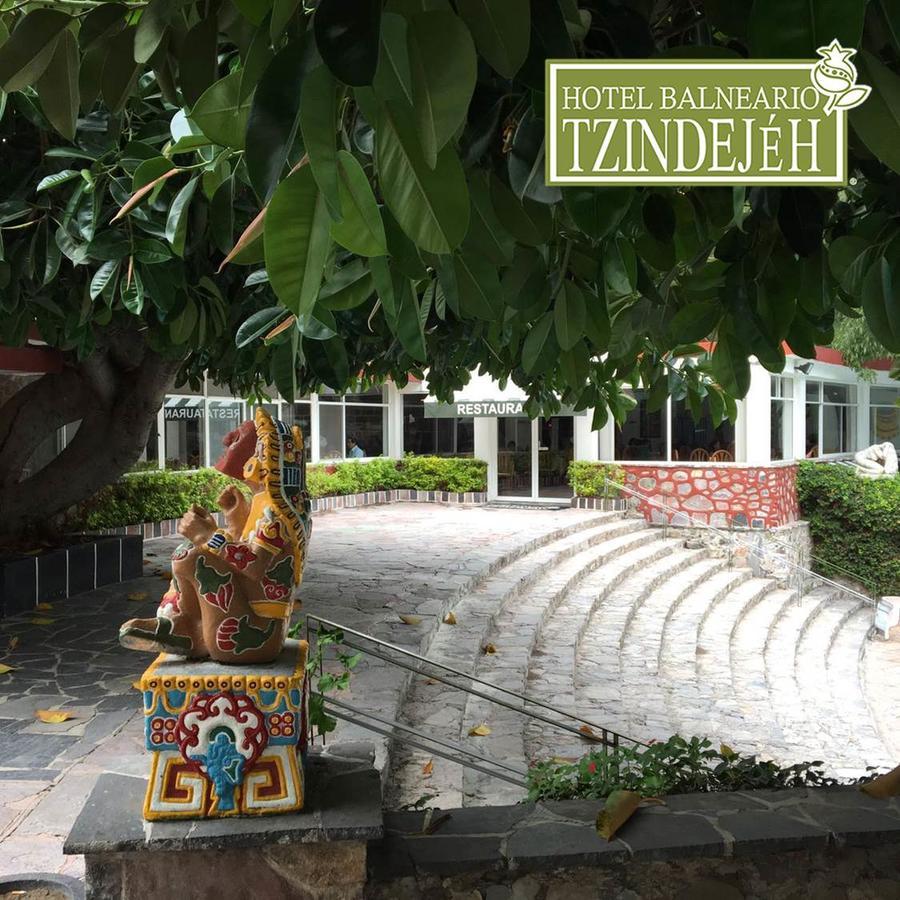 Hotel Balneario Tzindejeh Tasquillo ภายนอก รูปภาพ