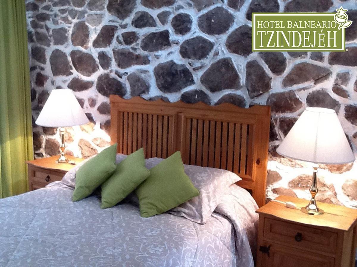 Hotel Balneario Tzindejeh Tasquillo ภายนอก รูปภาพ